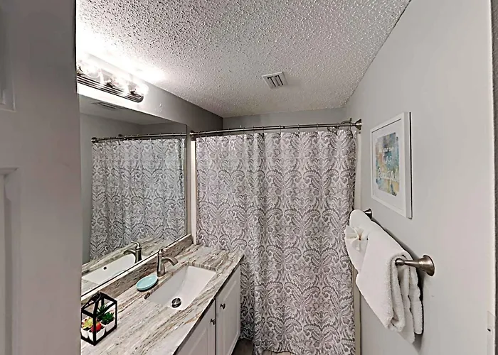 Tropic Isle #403 Apartment *